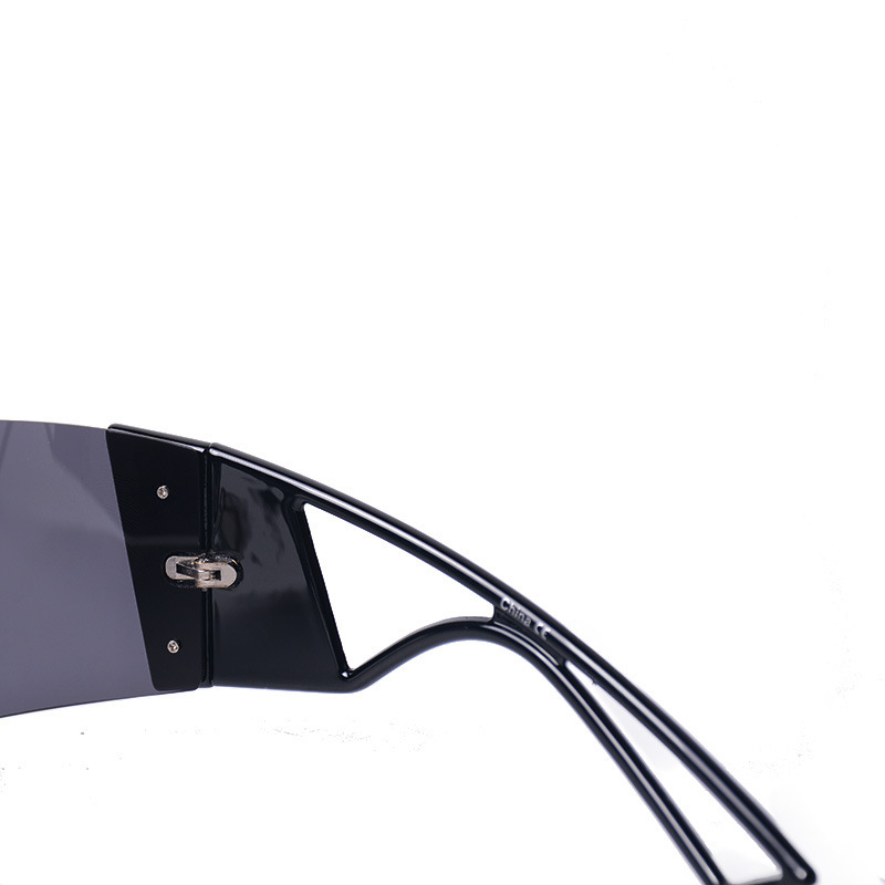 2021 New Fashionable Large Frameless One Piece Men's and Women's Sunglasses Windshields_voghion.com