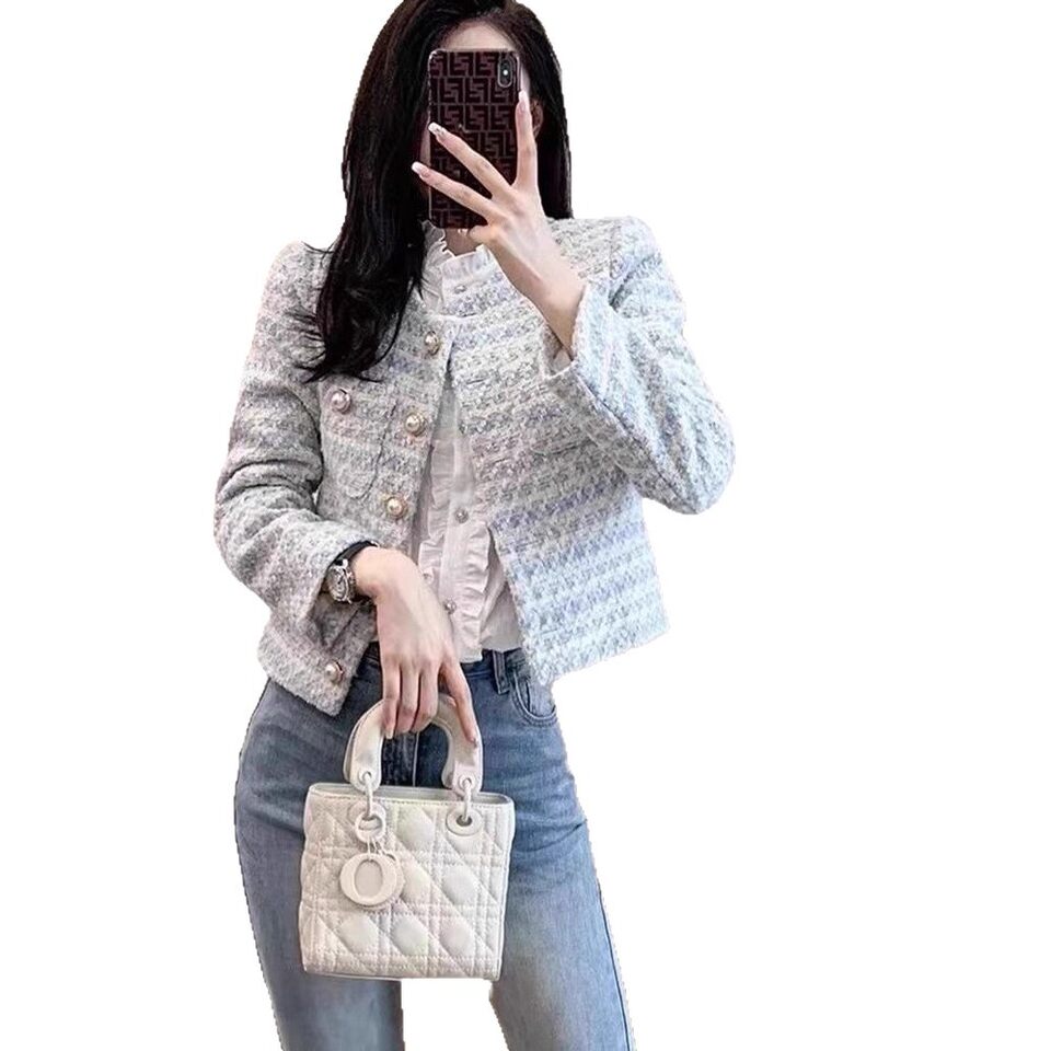 Áo khoác ngắn nữ cổ tròn dài tay phong cách thanh lịch cúc ngọc trai — Xanh nhạt