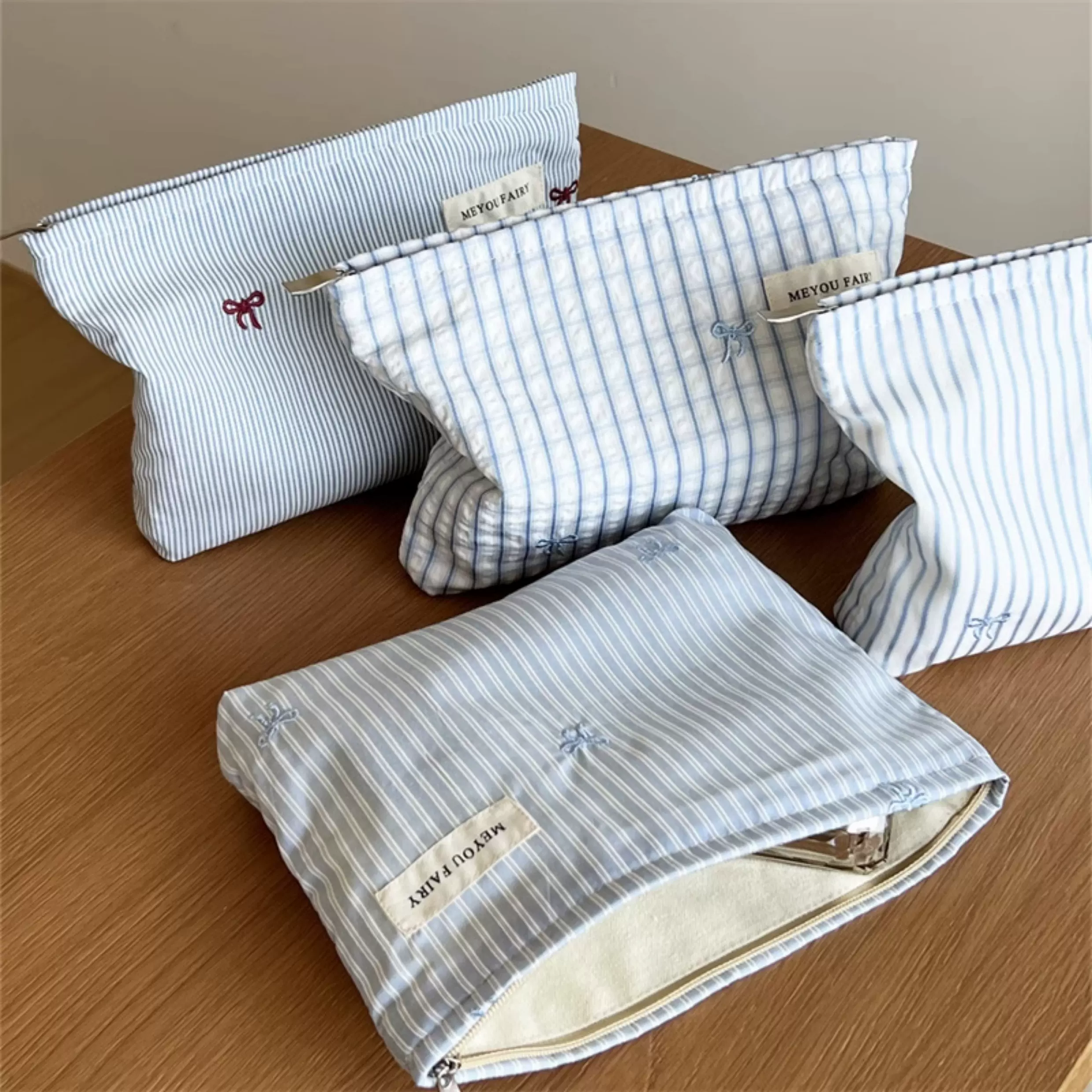 小清新大容量便携护肤品收纳袋旅行补妆包洗漱包手拿口红化妆包