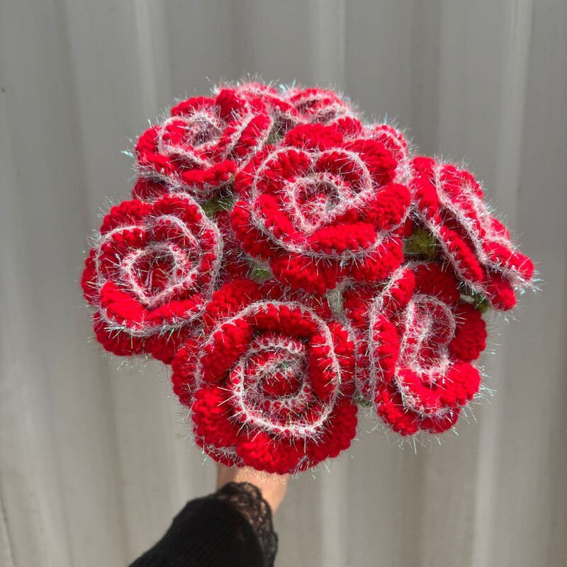 手作りのバラの花を編む手作りの花|undefined