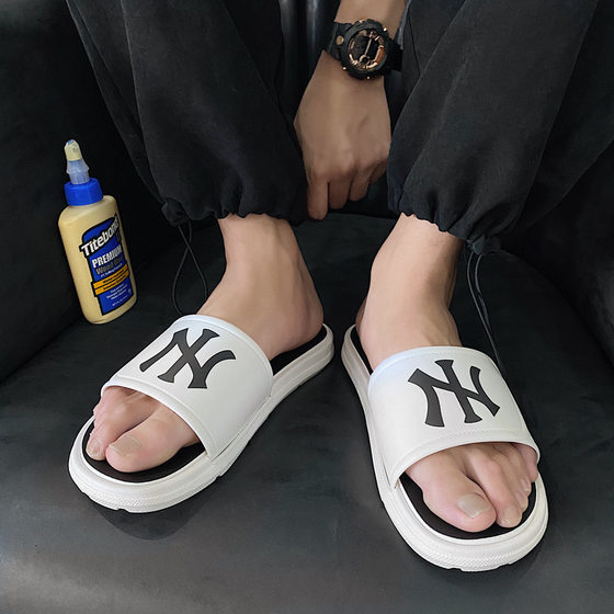 Summer new slippers men's fashion thick bottom Net red card one-word sandals and slippers Hong Kong style Foreign trade cross-border group purchase wholesale