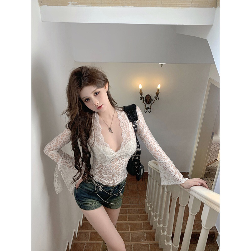 White Hollow-Out Long-Sleeved V-Neck Lace Shirt Women's Early Autumn Pure Desire Sexy Slim-Fit Short Inner Base Shirt Top White Hollow-Out Long-Sleeved V-Neck Lace Shirt Women's Early Autumn Pure Desire Sexy Slim-Fit Short Inner Base Shirt Top