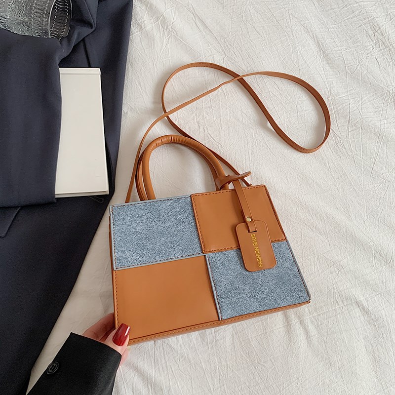 Bolso de hombro con diseño de costura de color en contraste nuevo estilo de primavera y verano 2025 estilo ins bolso cuadrado pequeño bolso de viaje de moda mujer