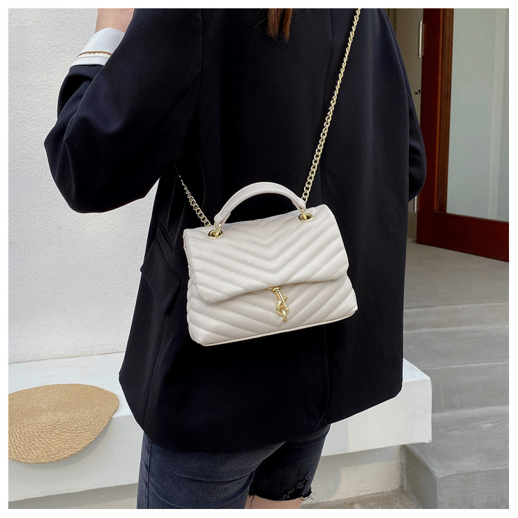 Fashion Embroidery Thread Texture One-shoulder Messenger Chain Bag display picture 2