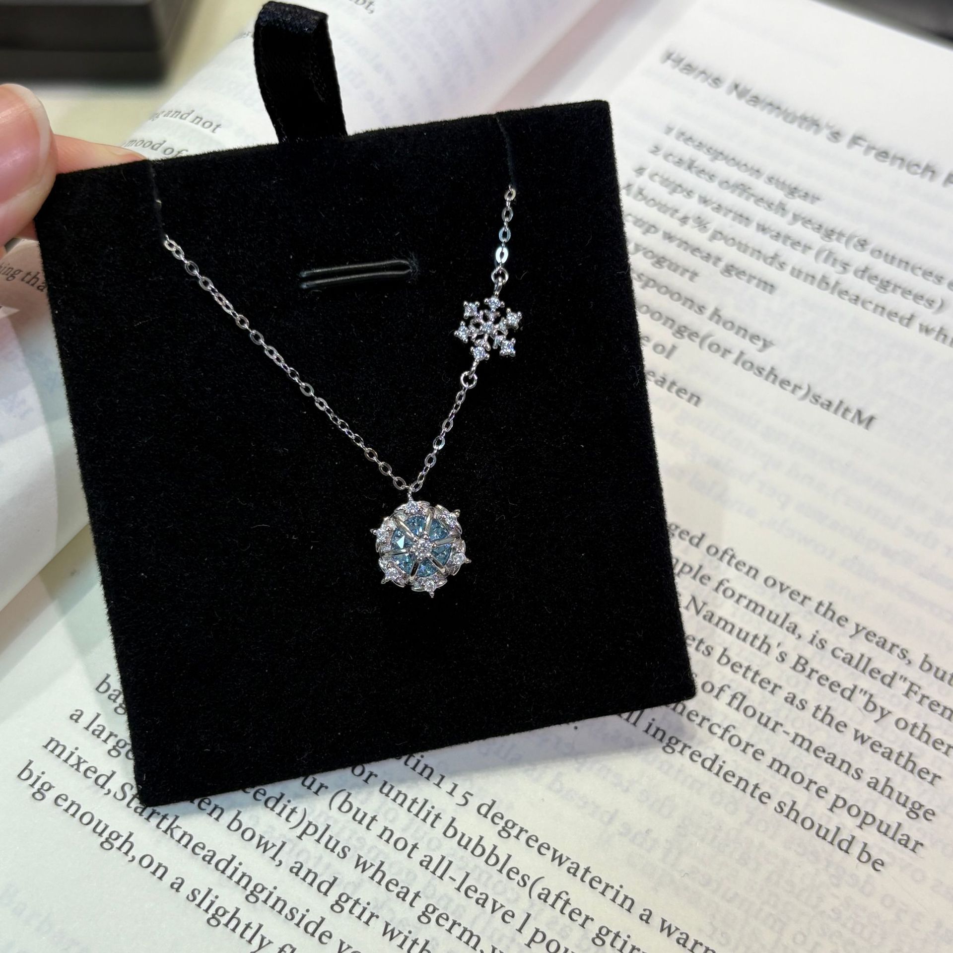 S925 Sterling Silver Snowflake Diamond Pendant Necklace For Women_voghion.com