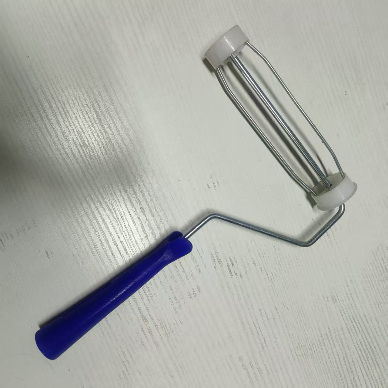 Barril de pintura de látex, mango de cepillo, barril de pintura de 9 pulgadas, soporte de cepillo de comercio exterior, cuatro cables