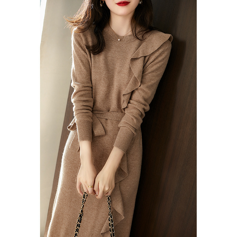 French Retro Knitted Dress 2025 Autumn and Winter New Style Round Neck Elegant Slimming Ruffled Mid-Length Bottoming Skirt
