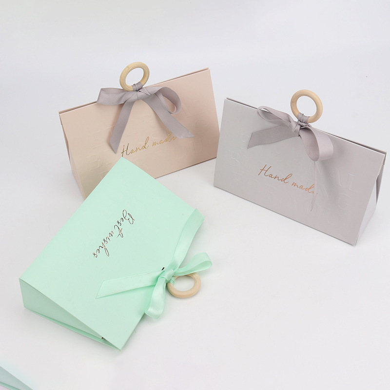 既製の結婚式のお土産ギフトボックス、軽くて豪華な木製リングポータブルウェディングキャンディボックス、クリエイティブなハンドバッグジュエリー包装ボックス|undefined