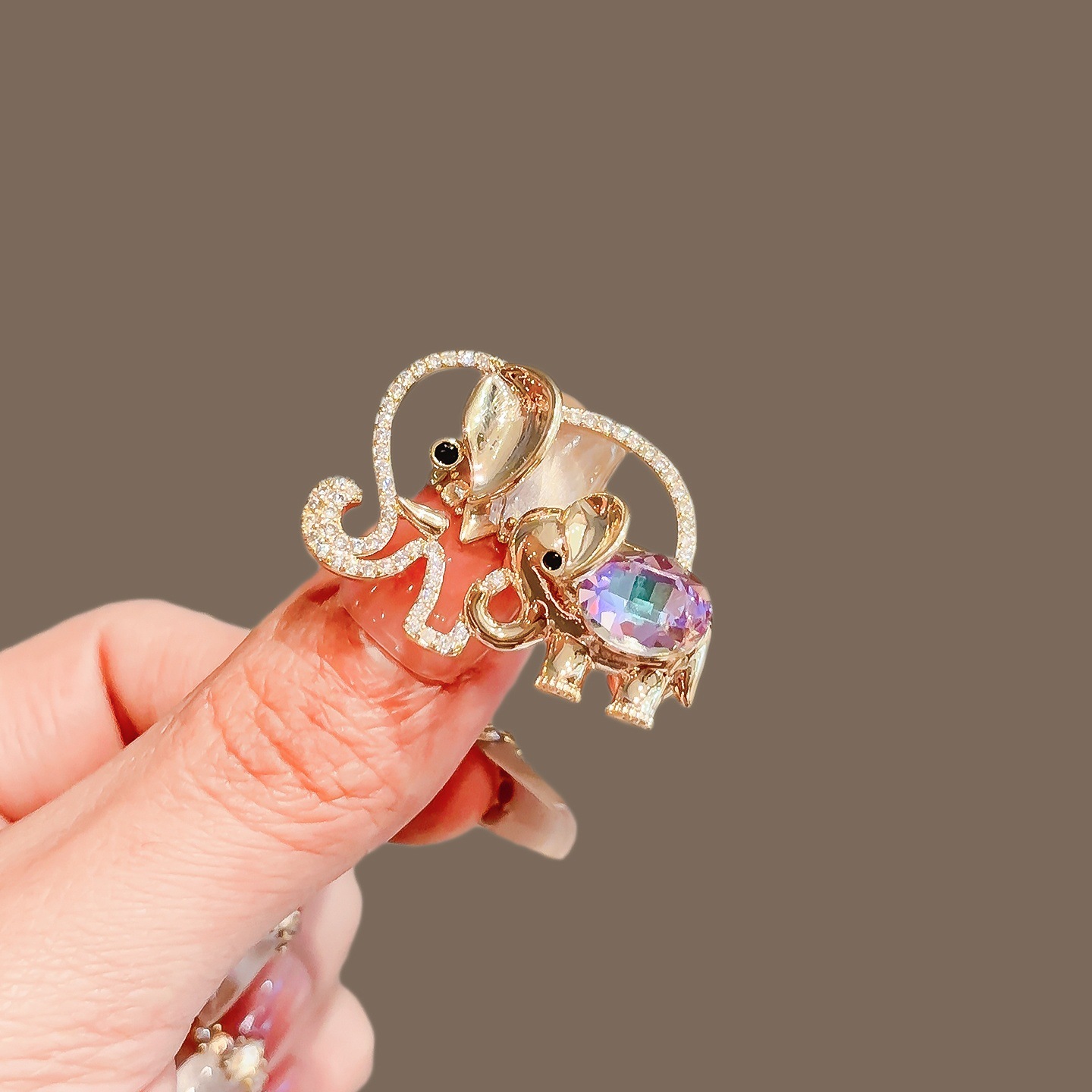 Exquisite Elefantenbrosche Für Damen Mit Bunten Kristallen_voghion.com