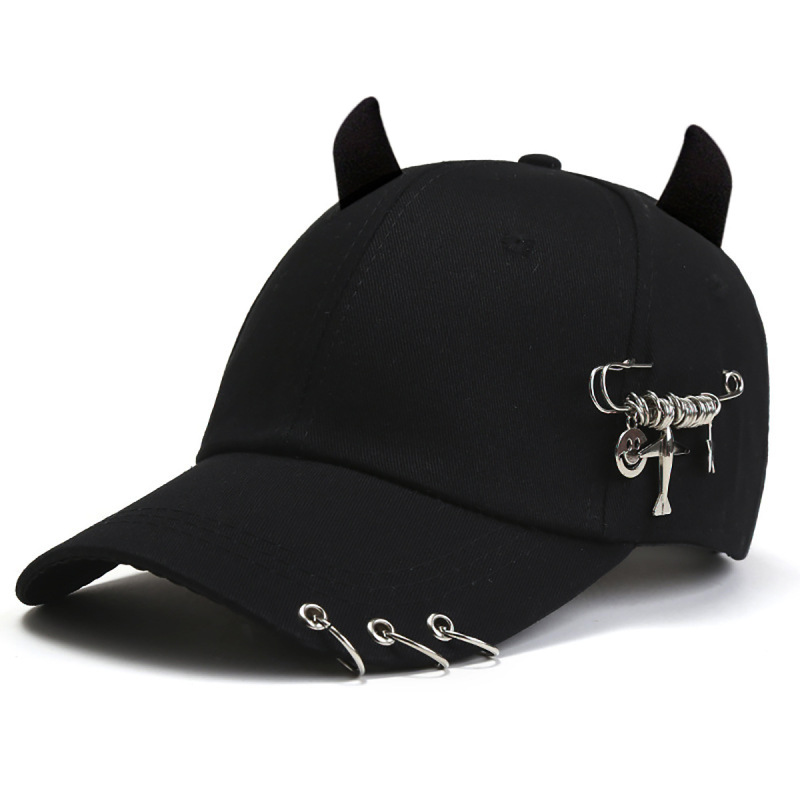 Cross-border fashion casual cool horn baseball cap street hip hop iron ring metal decorative cap Cross-border fashion casual cool horn baseball cap street hip hop iron ring metal decorative cap