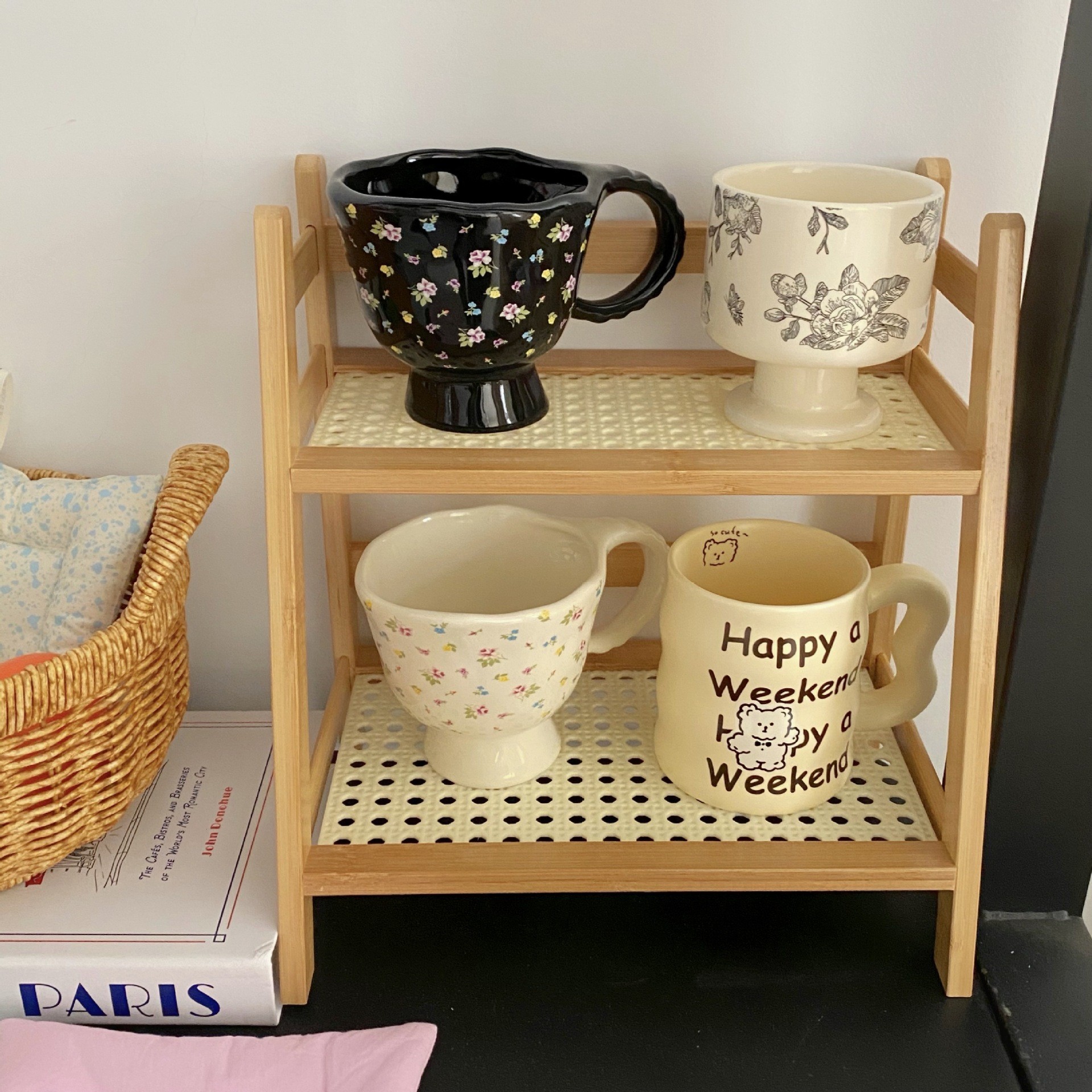 Ins estilo medieval tela de caña cremosa de doble capa escritorio estante dormitorio oficina cocina taza estante de acabado