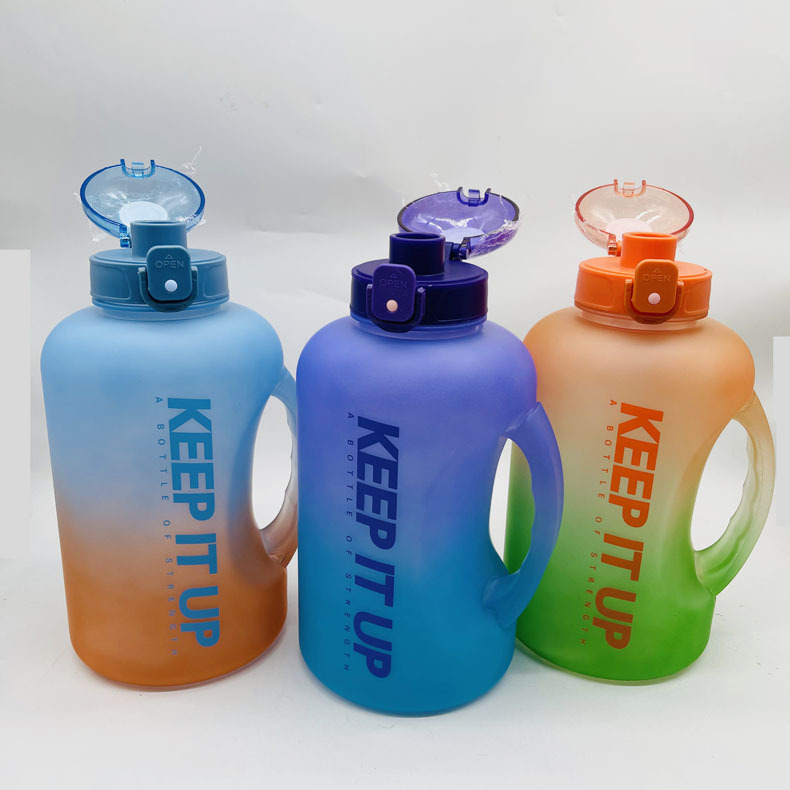 Youyun 8666-1 nuevo color gradiente taza de plástico de gran capacidad hervidor de agua de 2000ml mango conveniente con taza de escala