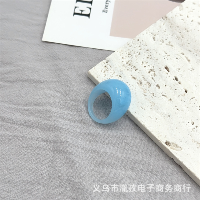 Nuevo Amazon transfronterizo estilo coreano nuevo anillo de resina retro Mori estilo frío ins anillo de celebridad de Internet para las mujeres