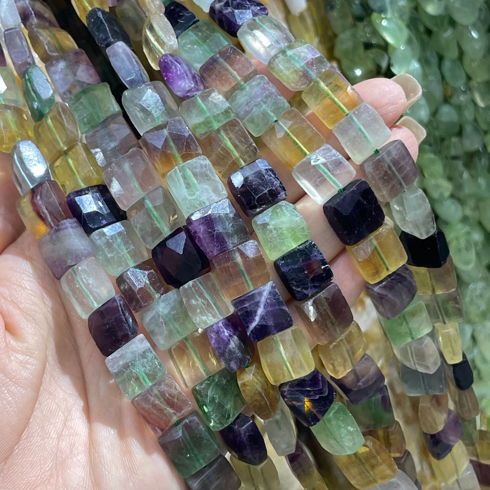 艺涵珠宝 天然彩莹石 6*11*11MM 刻面方糖扁珠 配件diy宝石半成品