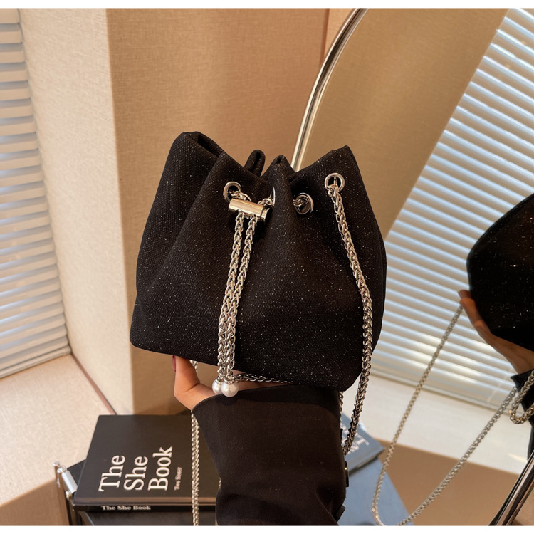 2024 Borsa a tracolla piccola con catena a secchiello versatile e alla moda con alta qualità e nuova borsa a tracolla unica e popolare_voghion.com