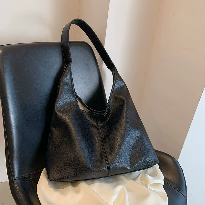 Capacious shoulder bag, retro one-shoulder bag, high-quality style