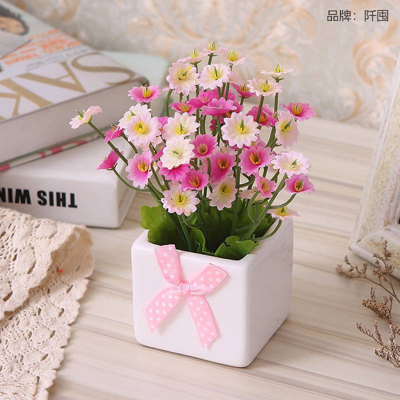 Realistic plastic set for home use