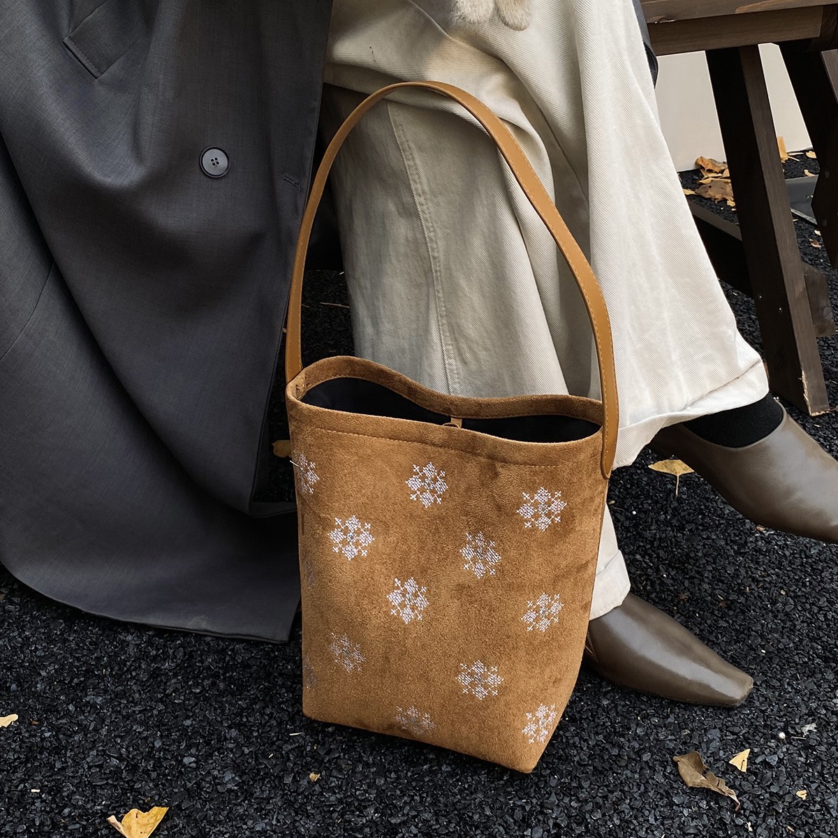 Chinese Style Suede Bucket Bag For Women 2025 Winter New Trendy Retro Underarm Bag Simple Large Capacity