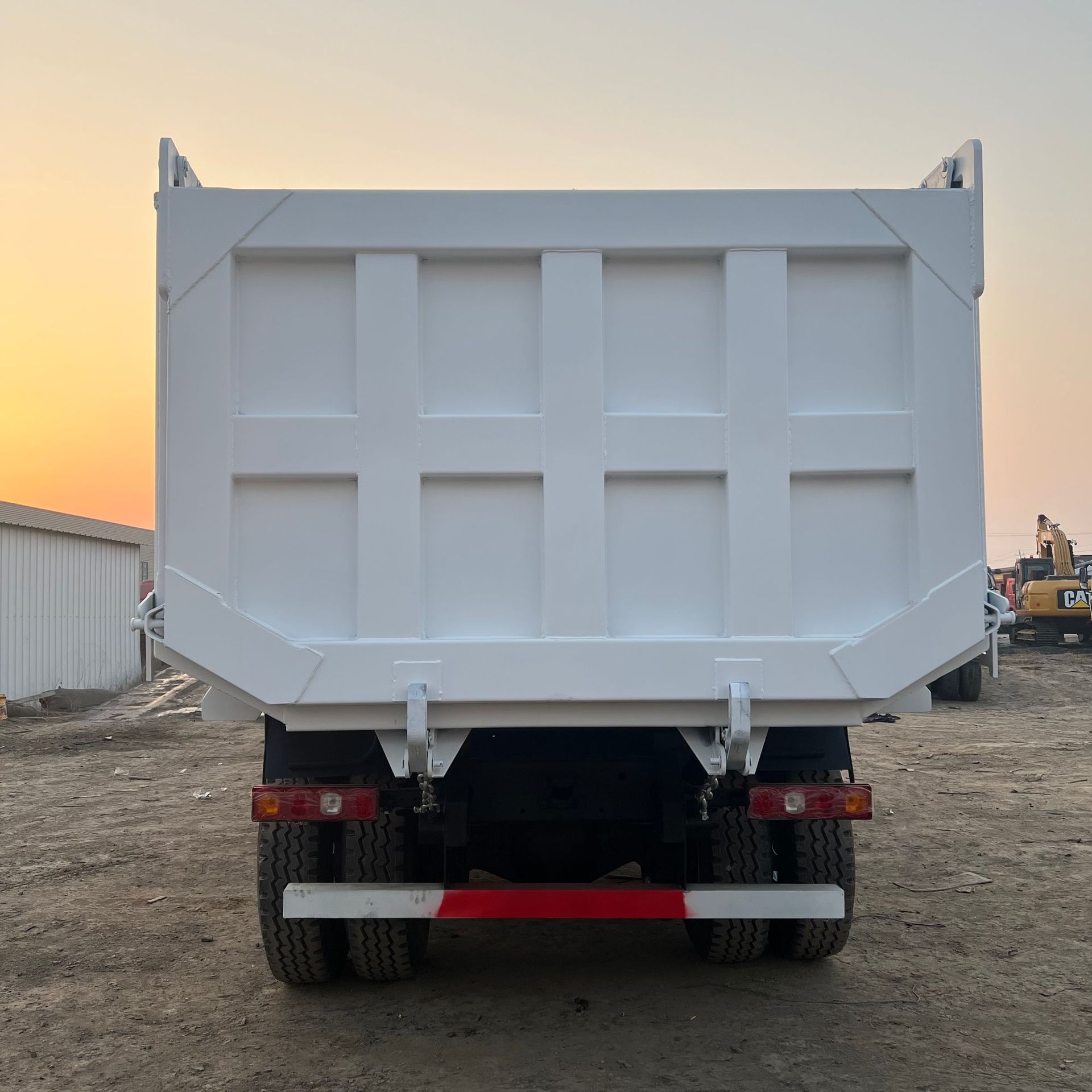 Factory Exports Used Shacman Dump Trucks, Shaanxi Automobile Delong Dump Trucks, Large Heavy-Duty Dump Trucks