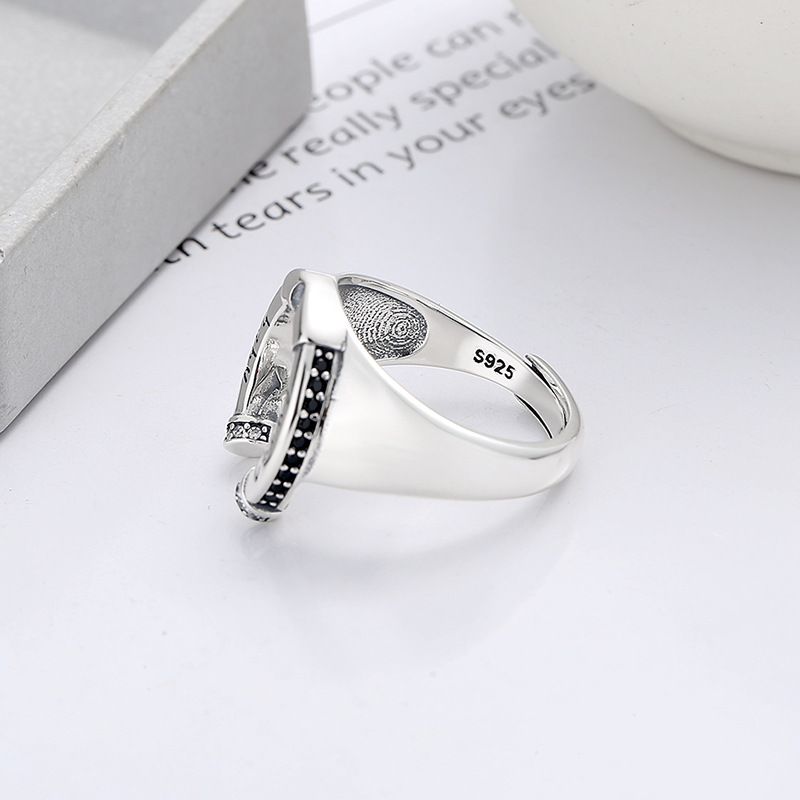 Retro fashionable creative design trend one size ring with letters