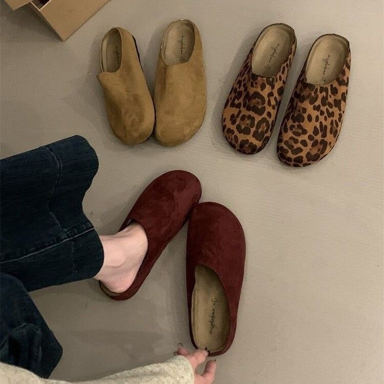 Plus-size women's mules slip-on shoes size 41, fashionable women's closed-toe lazy half-slippers size 43, flat shoes for outdoor wear size 35 Plus-size women's mules slip-on shoes size 41, fashionable women's closed-toe lazy half-slippers size 43, flat shoes for outdoor wear size 35