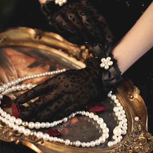 Wedding Etiquette Wedding Gloves Bridal Wedding Dress Gloves Photo Photography Flowers Butterfly 1098