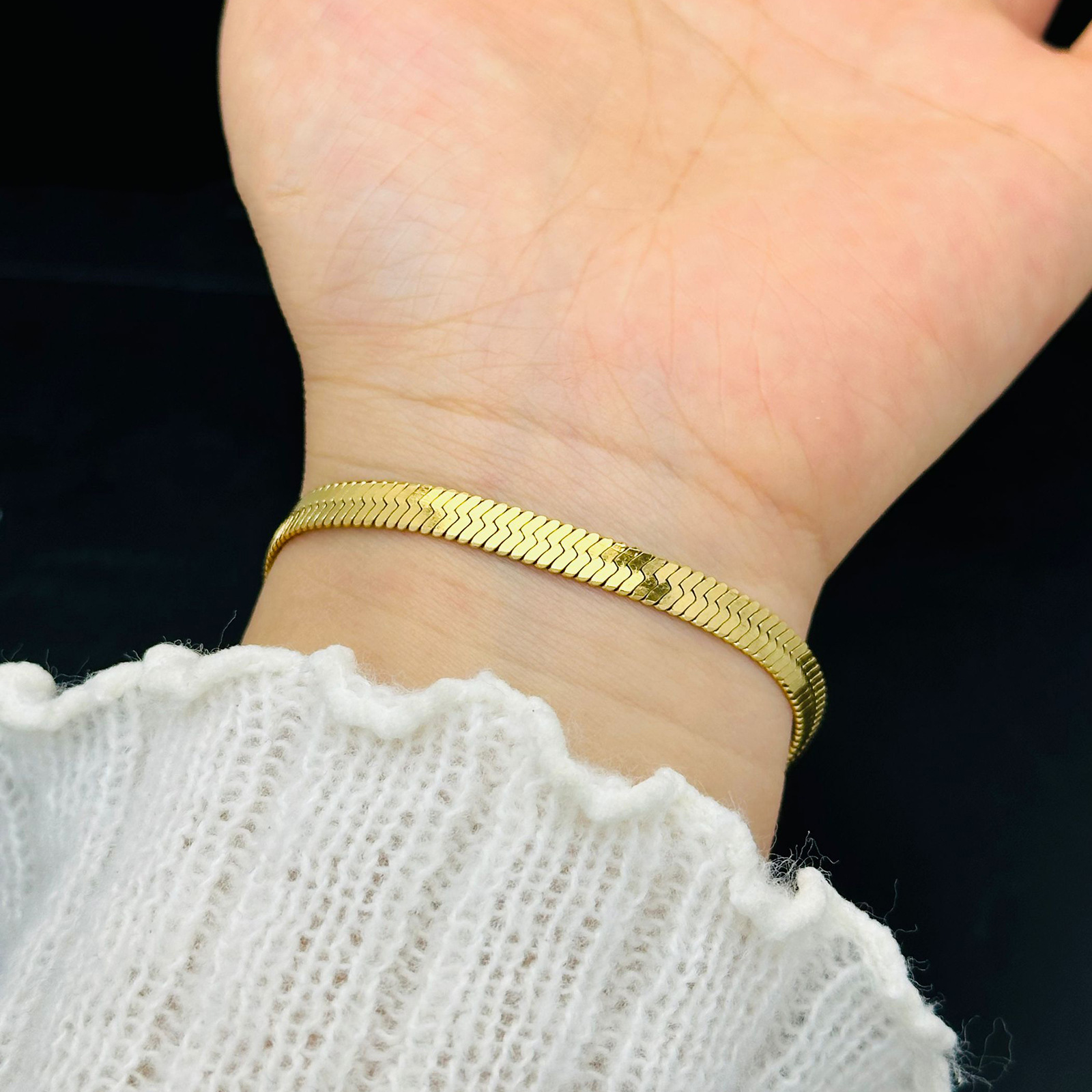 Cadena de hueso de serpiente plana de 5mm cadena desnuda transfronteriza transfronteriza temperamento de moda europea y americana joyería de lujo ligero femenino no se desvanece esencia europea y americana