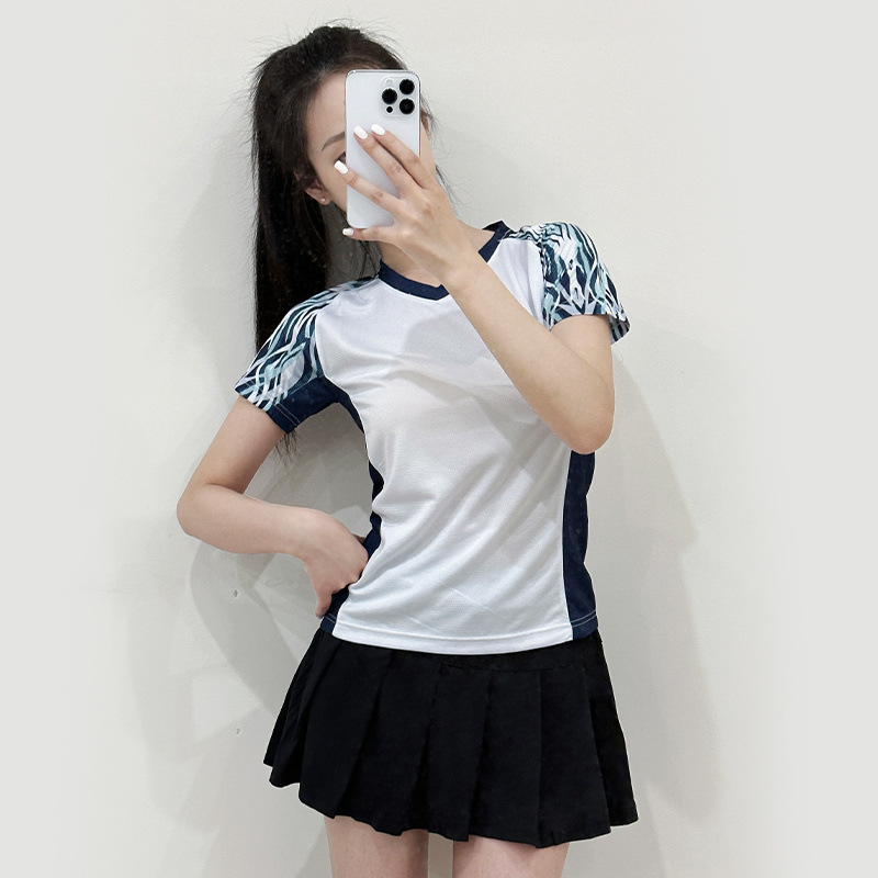 Nuevo conjunto de bádminton hombre y mujer ropa deportiva transpirable manga corta uniforme de entrenamiento de estudiantes impresión número de comercio exterior