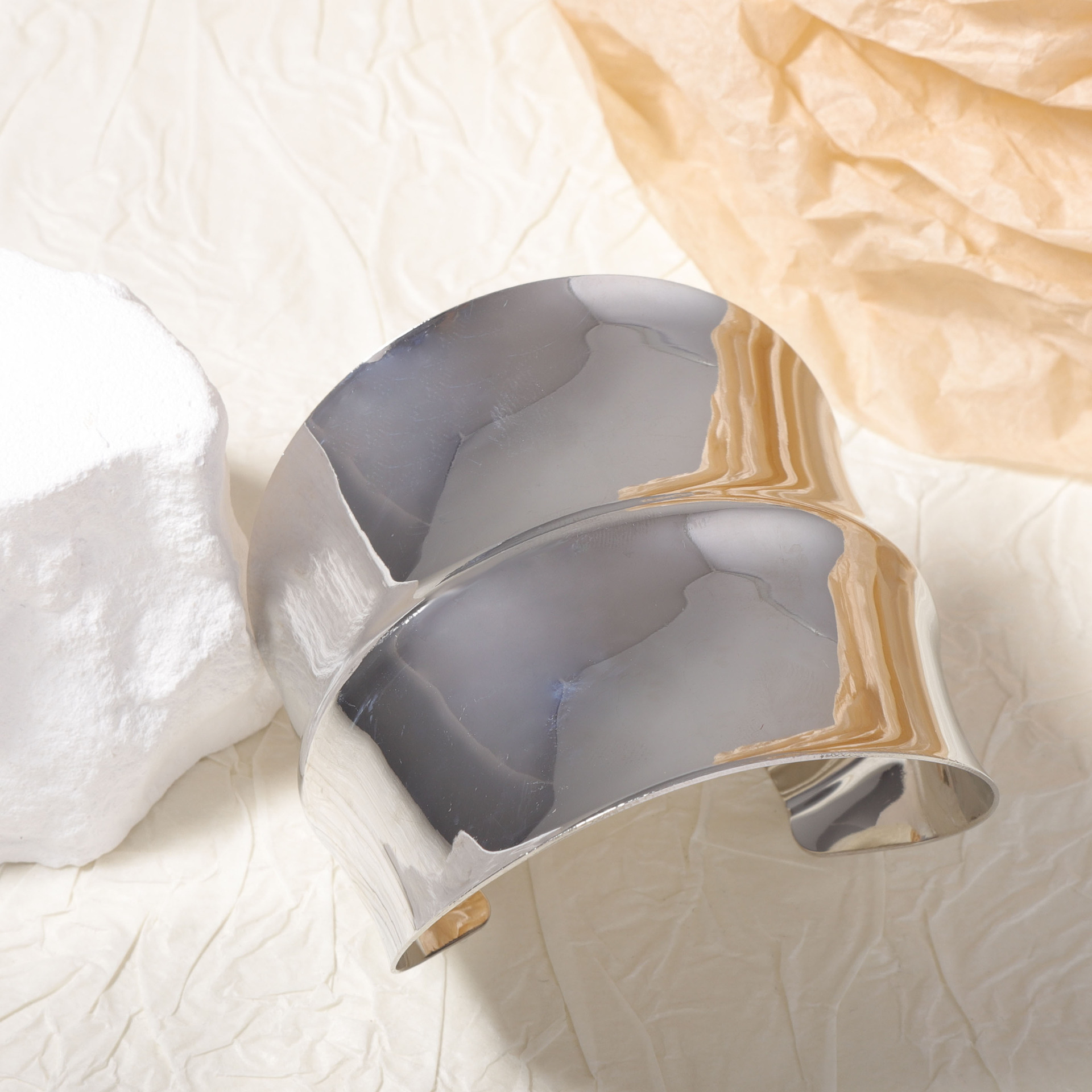 Estilo Vintage Estilo Clásico Irregular Color Sólido Metal Brazaletes Venta Al Por Mayor display picture 6