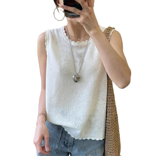 French-style lace round-neck camisole top for plus-size women, 2025 new model, loose and slimming sleeveless undershirt