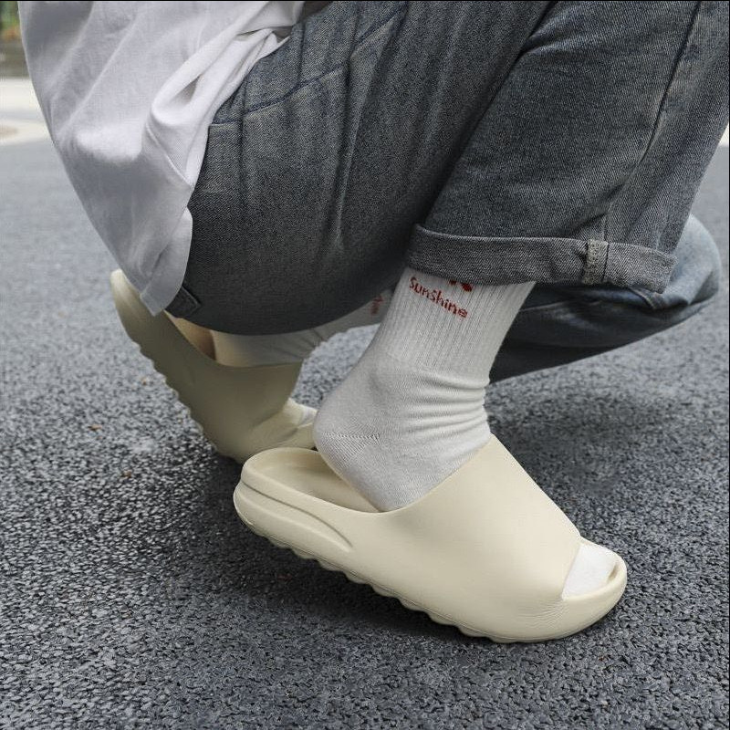 Coconut Slippers Eva Soft Sole Sandals for Summer Outdoor Wear, Fashionable Unisex Shoes with Thick Soles, Durable Yeezy Style