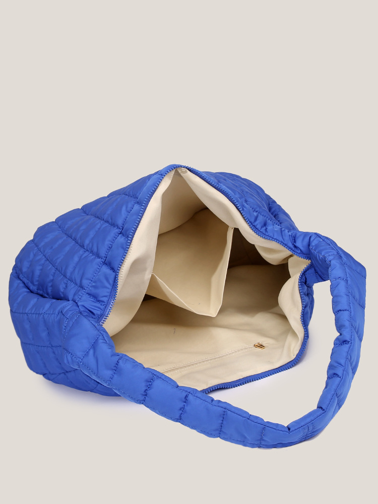 Bolso de Hombro de Moda para Mujer, Otoño e Invierno, Estilo Nube, Nylon Plisado, Tipo Dumpling, Bolso de Axila, Diseño Único a Cuadros, Color Sólido