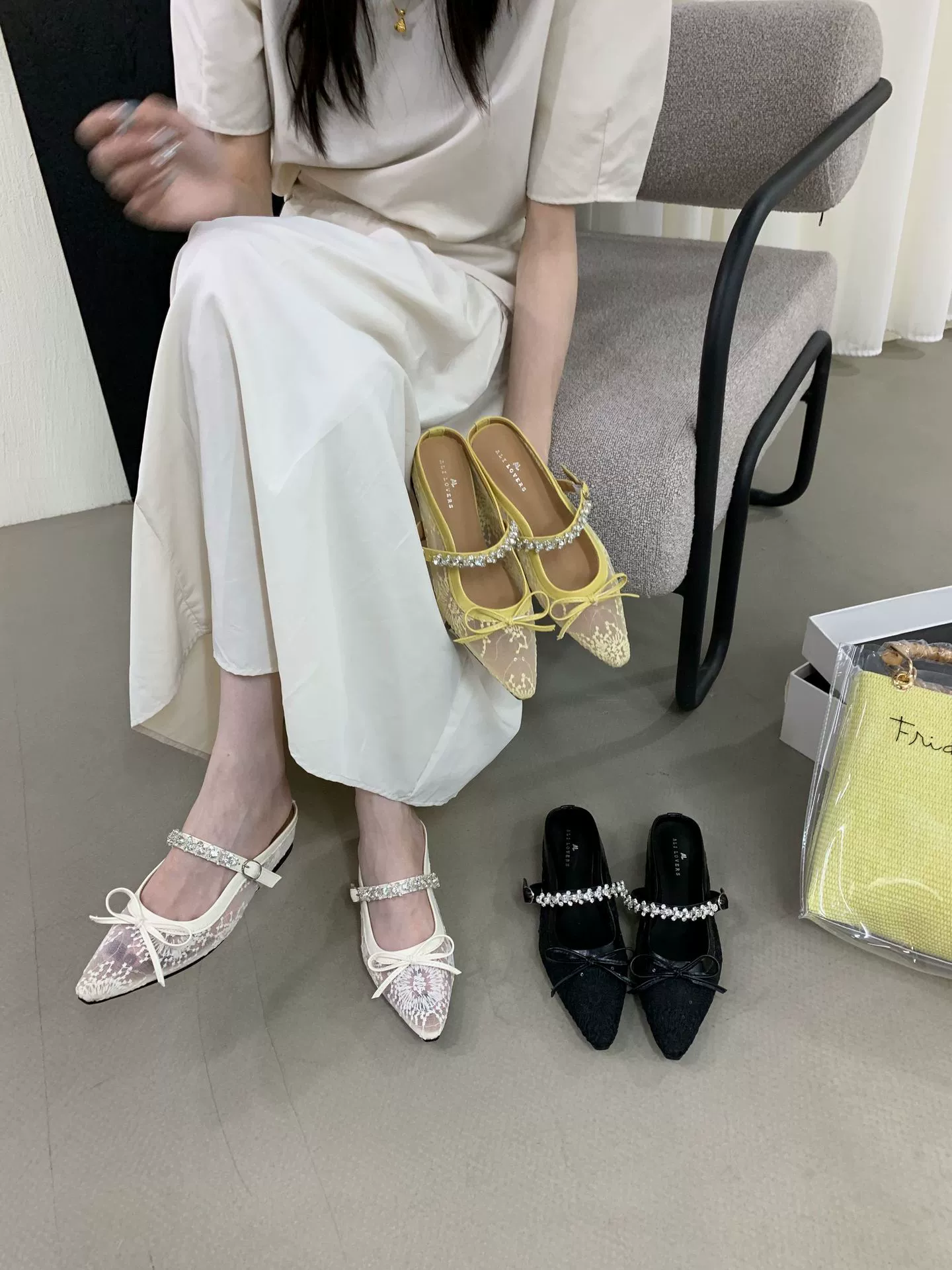 Французский ретро остроконечный наконечник женский 2025 новый осенний сетчатый ремень с бриллиантами Mary Jen обувь женский легкий рот тапочки