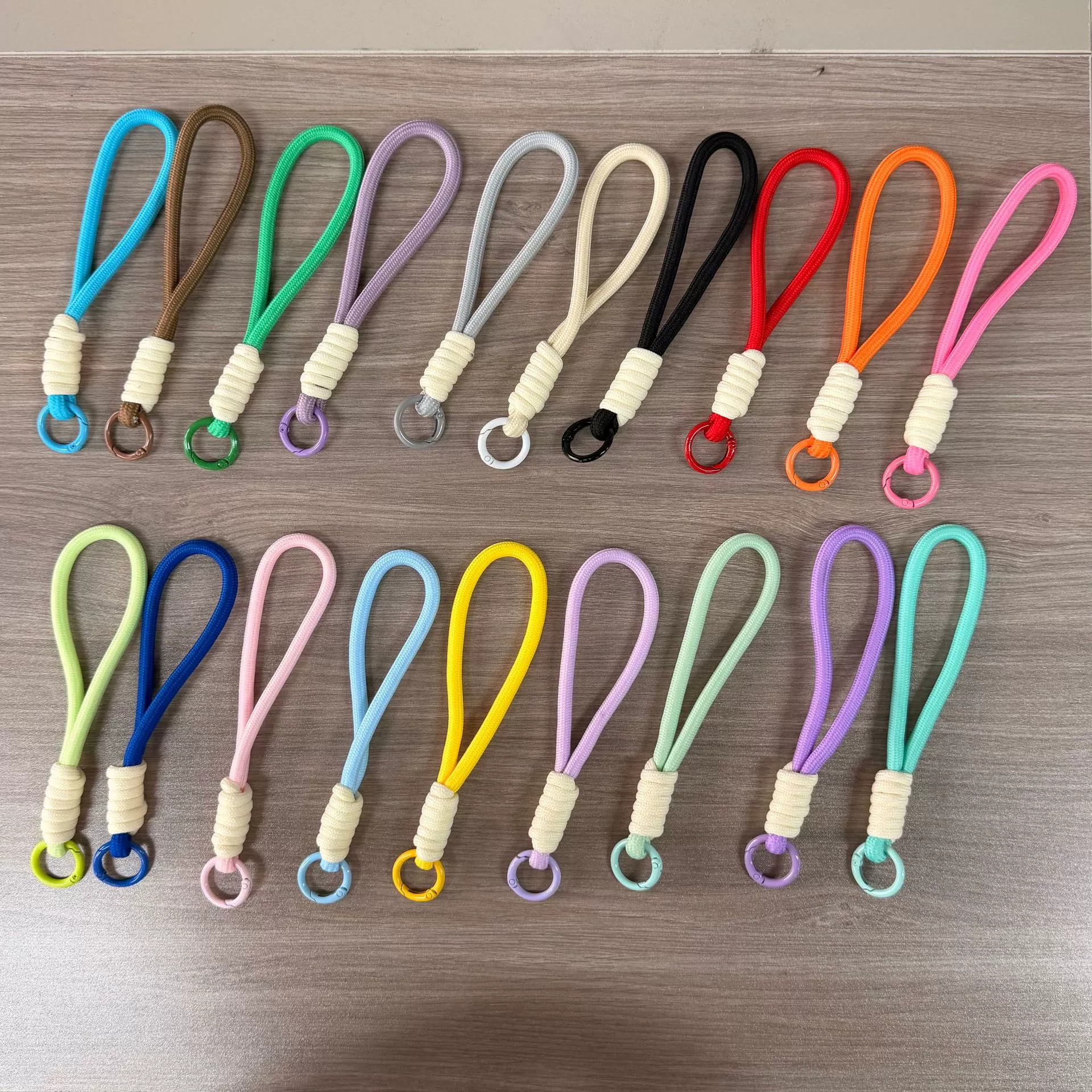 Оптовая Продажа с фабрики завязанный брелок для мобильного телефона веревка анти-потерянный ремешок для мобильного телефона цвет креативный полиэстер короткая Веревка Брелок