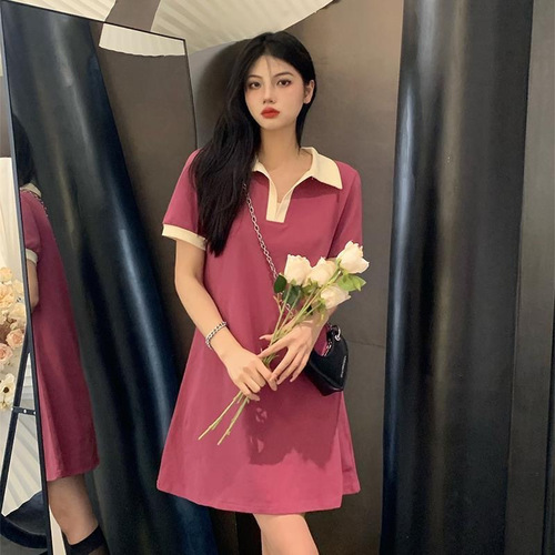Plus-size women's summer contrast-color Polo-collar dress with loose fit—perfect for hiding belly and creating a slimming effect, paired with a short-sleeve T-shirt skirt.