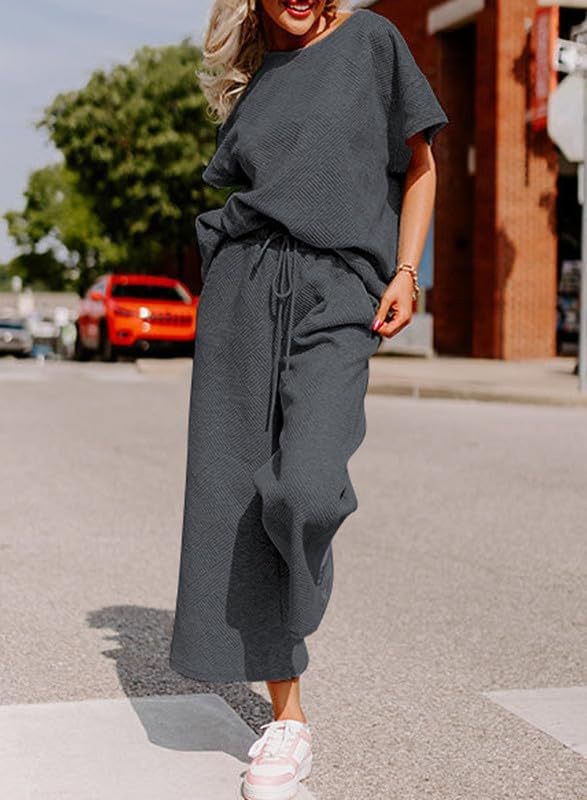 Casual Fashion Women's Two-piece Set. Product information: Fabric name: Polyester Color: gray, brown, yellow, khaki, green, apricot, black, white, dark blue, pink, light green, dark gray, Army Green Pants length: trousers Main fabric composition: Polyeste