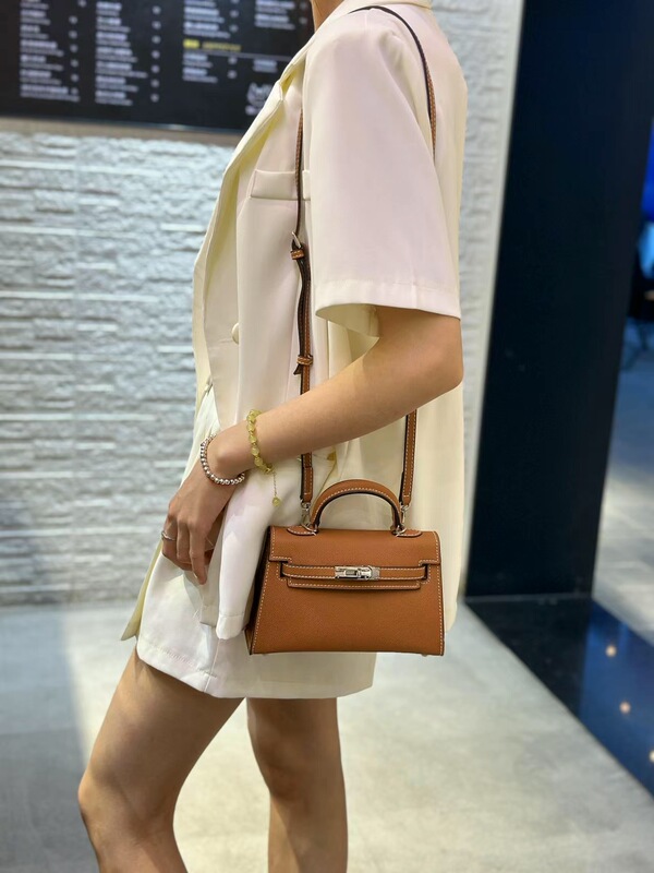 时尚包包2025新款春夏高级感二代凯莉包单肩斜挎爆款时尚手提女包|undefined