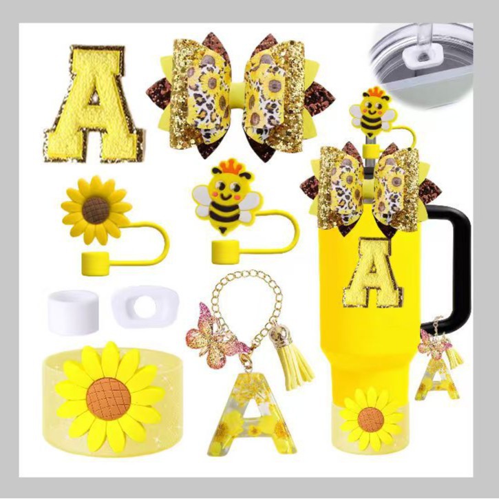 Accesorios de taza Stanley colgante de cuerda de mano flor de silicona gorra de paja de peluche colgante de taza cadena de taza de color cubierta de taza