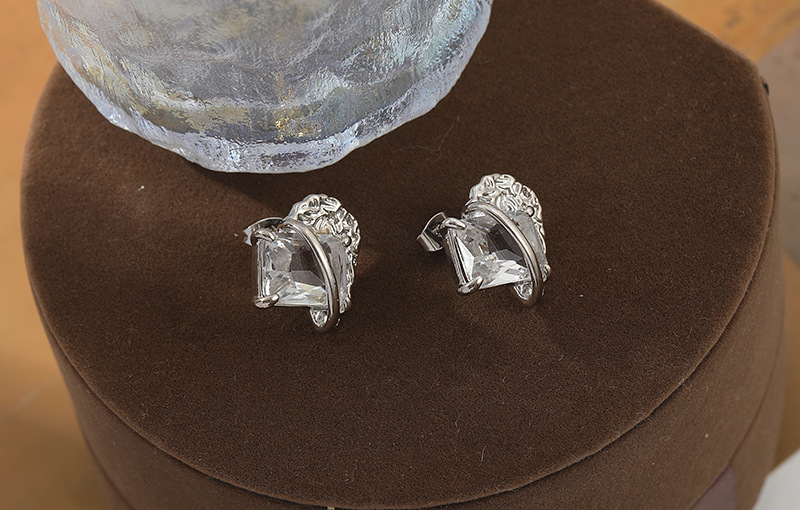 Retro Geometric Copper Inlay Zircon Ear Studs 1 Pair