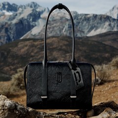 夏の新型中号搭乗バッグ女性peco長柄手提げオイルワックス牛革シングル肩レトロ通勤ボーリングバッグ
