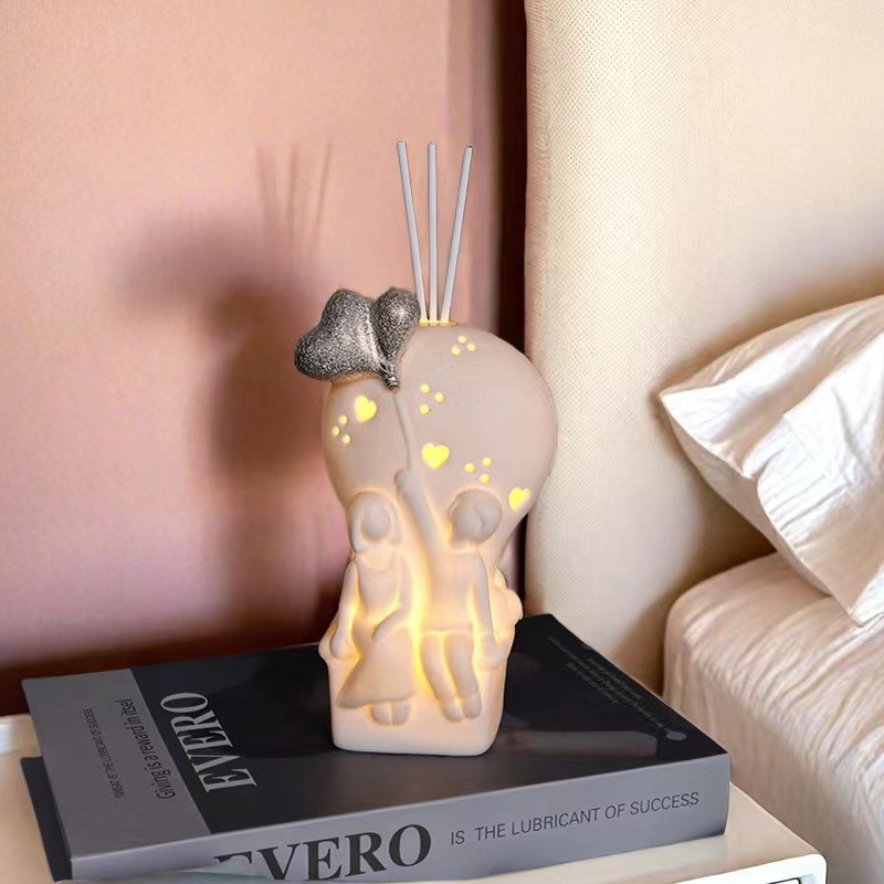 Cerámica creativa LED luz de noche fragancia luz ambiental creativa amor romántico botella de aromaterapia con varilla volátil decoración del hogar