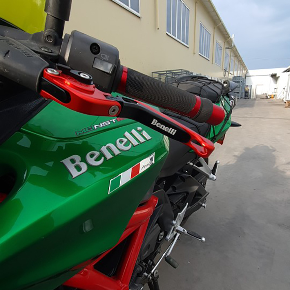 Benelli Leoncino 500 motorcycle CNC modified brake and clutch handle levers
