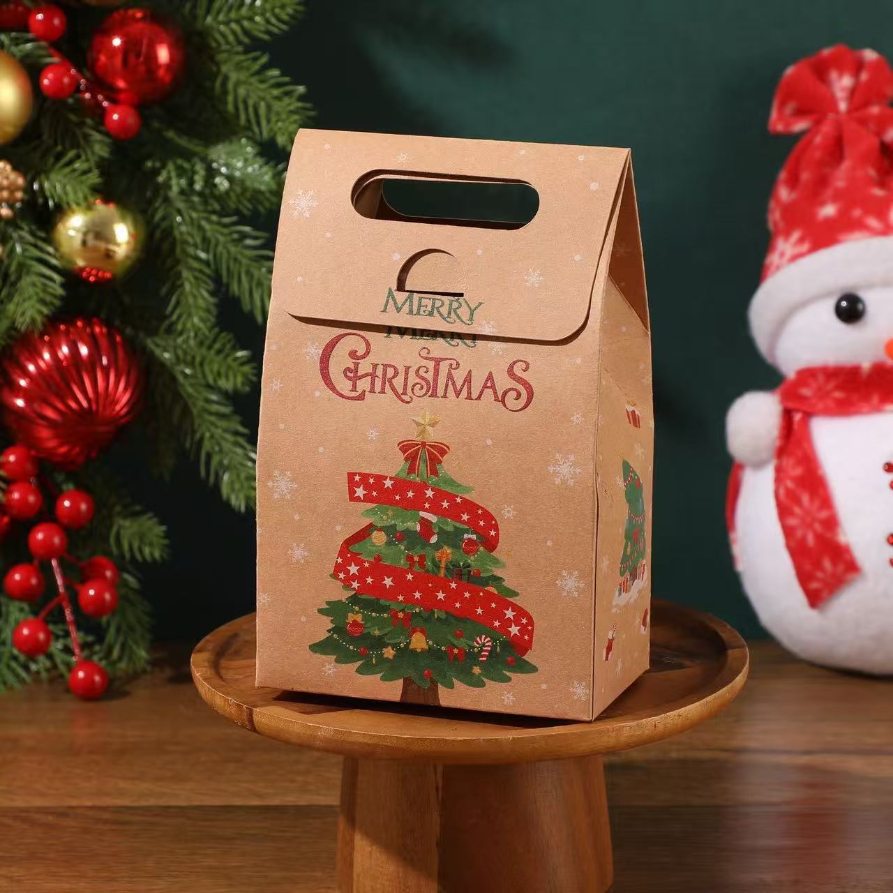 Árbol de Navidad; cartón blanco; tamaño pequeño 10 * 6 * 15