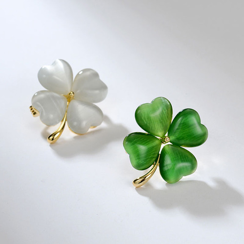 Four-leaf clover brooch, high-end women's summer new cat's eye collar pin, anti-exposure small brooch, fashionable and versatile
