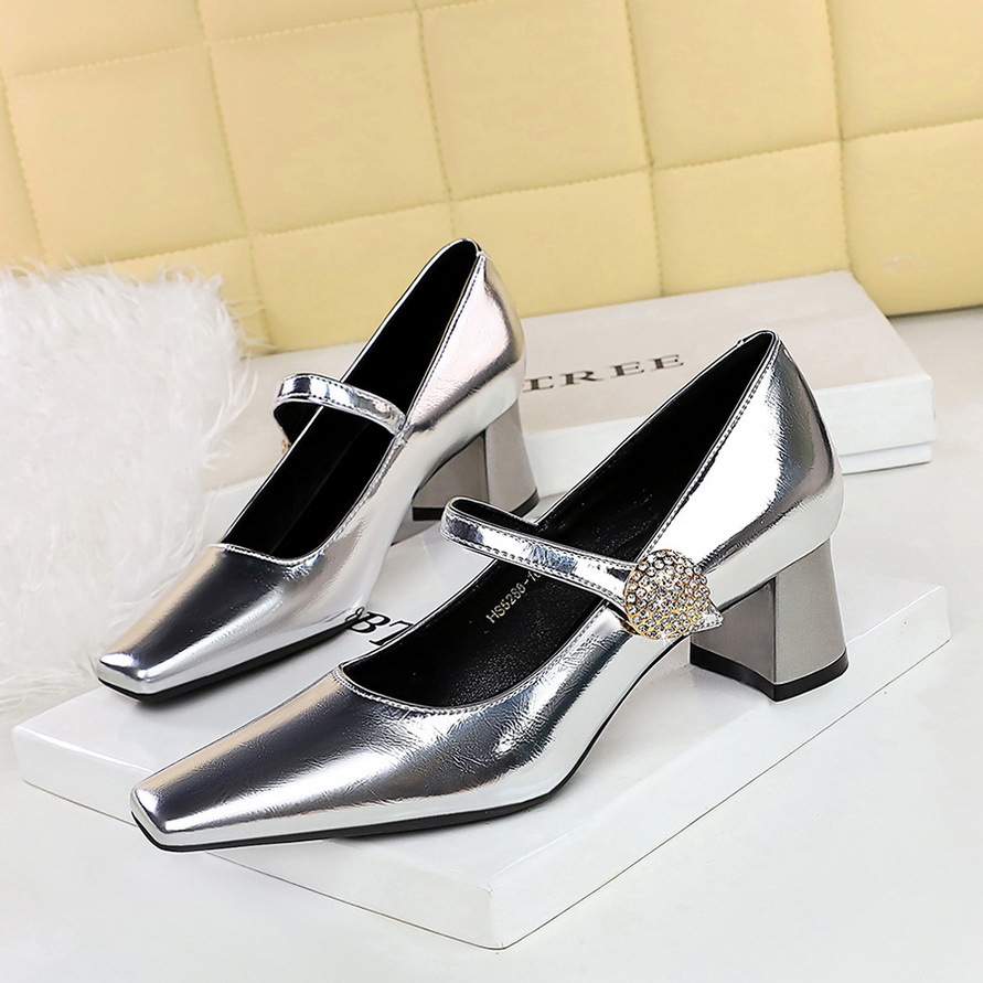 5288-K89 Wind Banquet Women's Shoes Metal Water Diamond Buckle Strap Medium Thick Heel Shallow Mouth Square Heel Women's Single Shoes