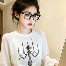 甜美减龄软糯毛衣2026入季秋新款刺绣白色长袖小个子套头针织衫女