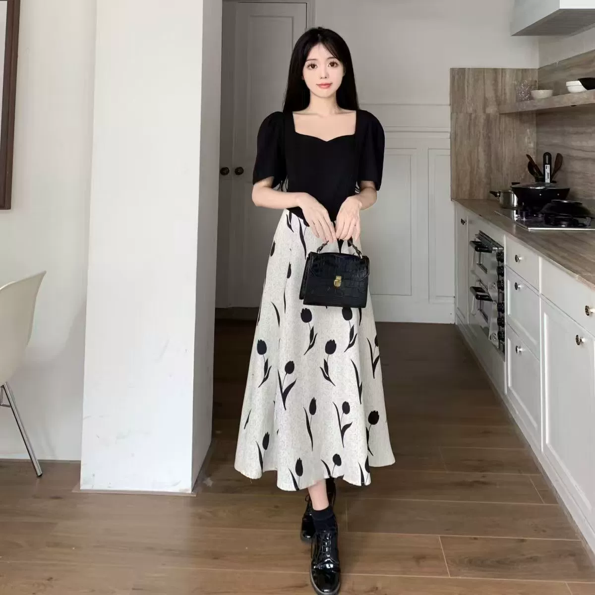 Женское платье больших размеров с квадратным вырезом, лето 2025, новый стиль, элегантная длинная юбка с пышными рукавами и утягивающей талией