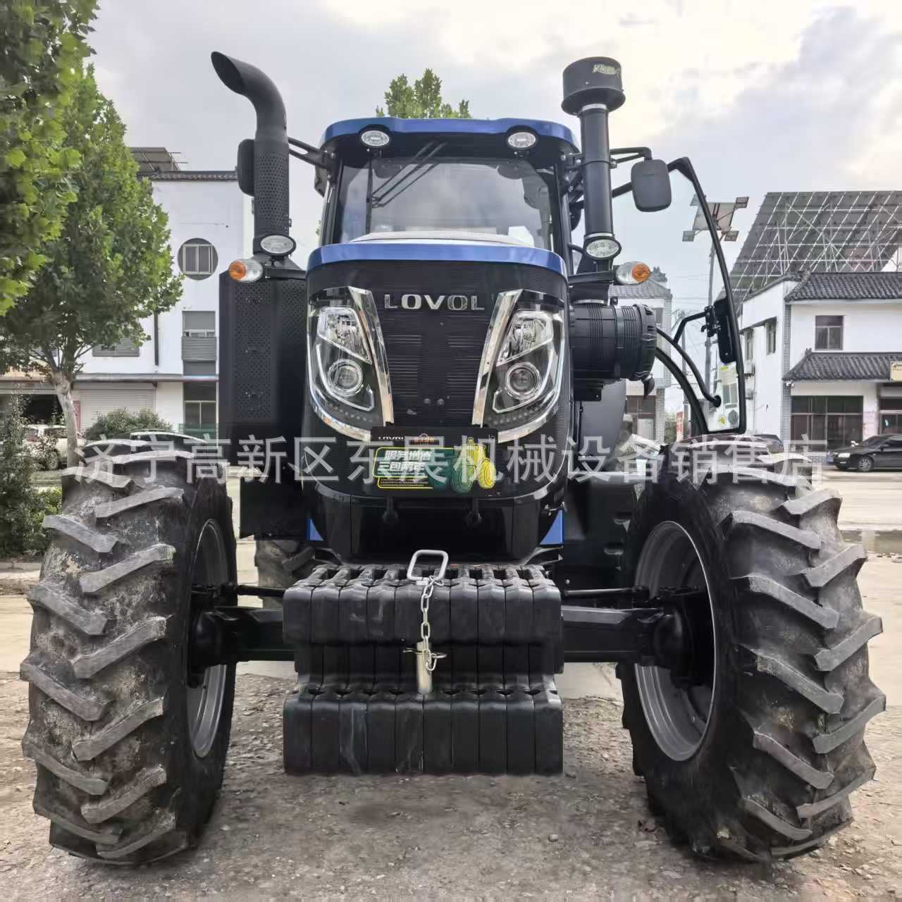 出口供应农用拖拉机 旋耕犁地农用拖拉机 雷沃1604四轮拖拉机