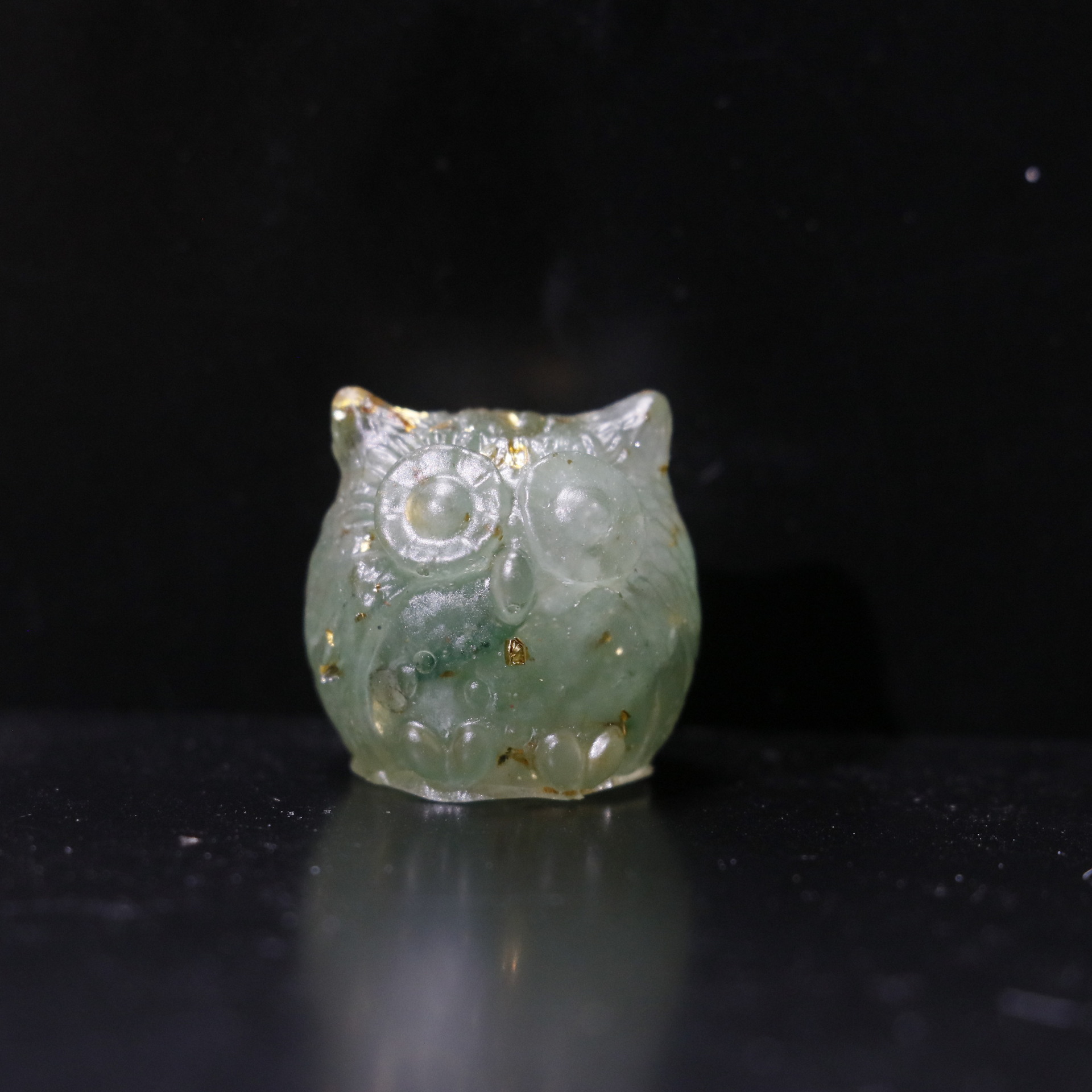 クロスボーダーの新しい水晶の砂利の小さいフクロウの滴のゴムの置物の小さい景観の装飾の手工芸品