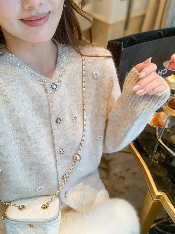 重工钉珠毛衣高级设计感洋气针织衫女春秋2025新款外穿开衫外套潮|undefined
